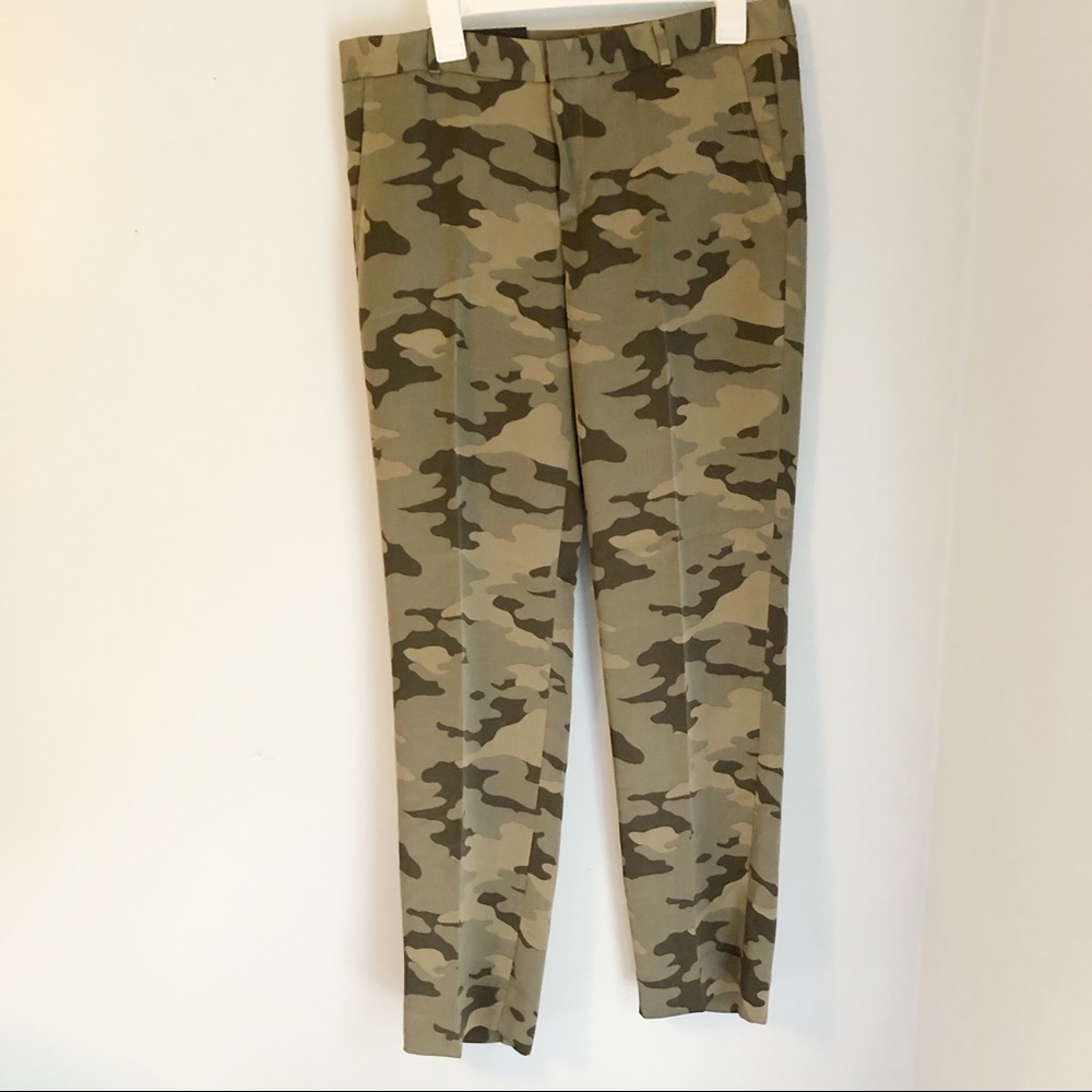 Banana Republic Ryan Camo pants size 10 NWT